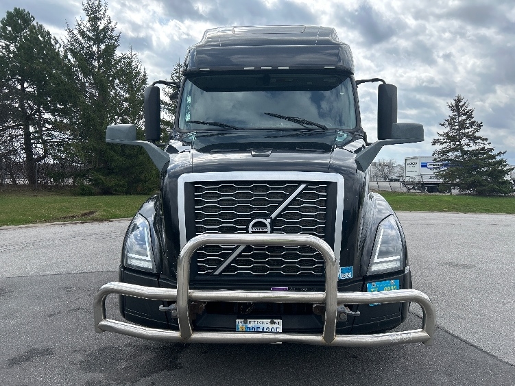 2020 Volvo VNL 760 in Rochester, NY — photo 2