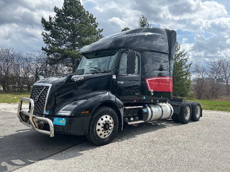 2020 Volvo VNL 760 in Rochester, NY — photo 3
