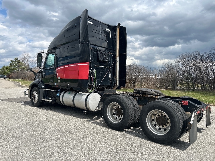 2020 Volvo VNL 760 in Rochester, NY — photo 5