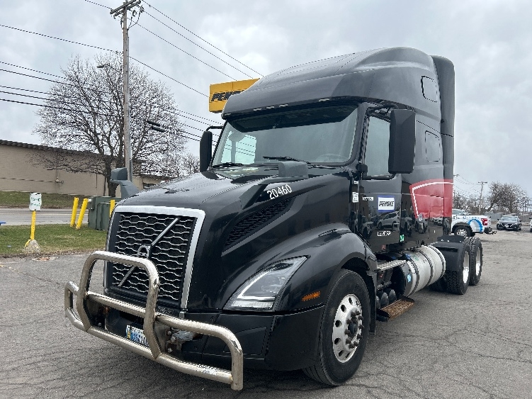 2020 Volvo VNL 760 in Rochester, NY — photo 3