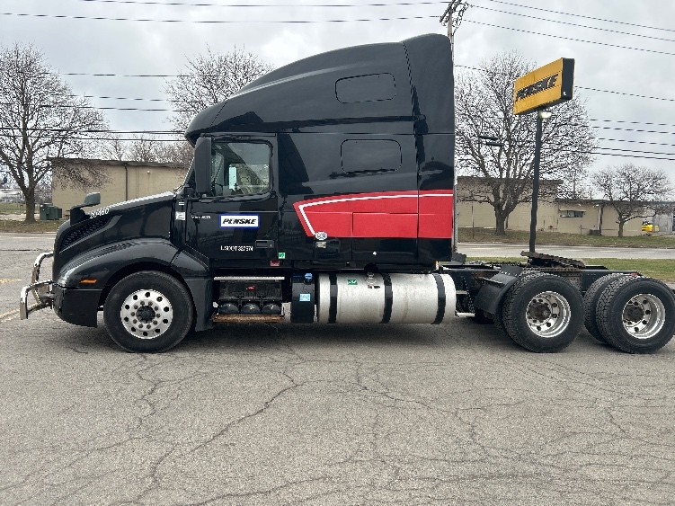 2020 Volvo VNL 760 in Rochester, NY — photo 4