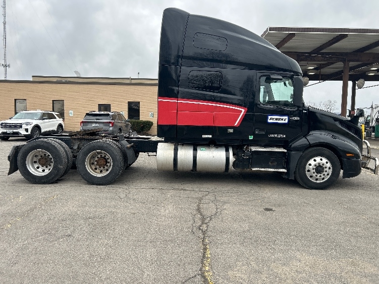 2020 Volvo VNL 760 in Rochester, NY — photo 8