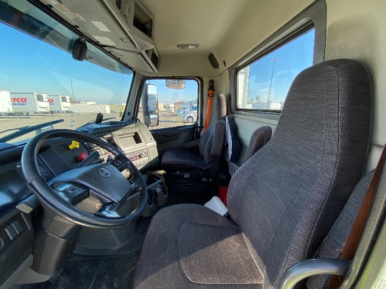 2021 Volvo VNR 640 in West Sacramento, CA — photo 10