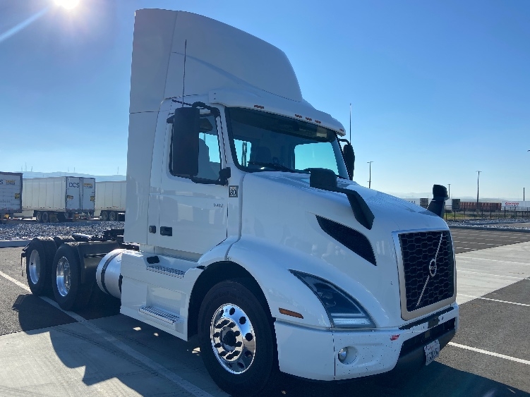 2021 Volvo VNR 640