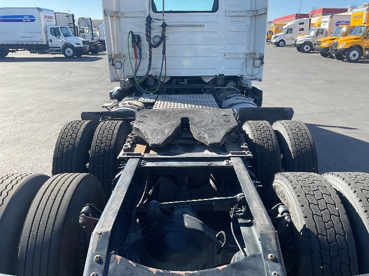 2020 Volvo VNR 640 in Fontana, CA — photo 6