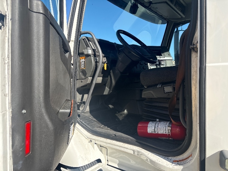 2020 Volvo in Fontana, CA — photo 9