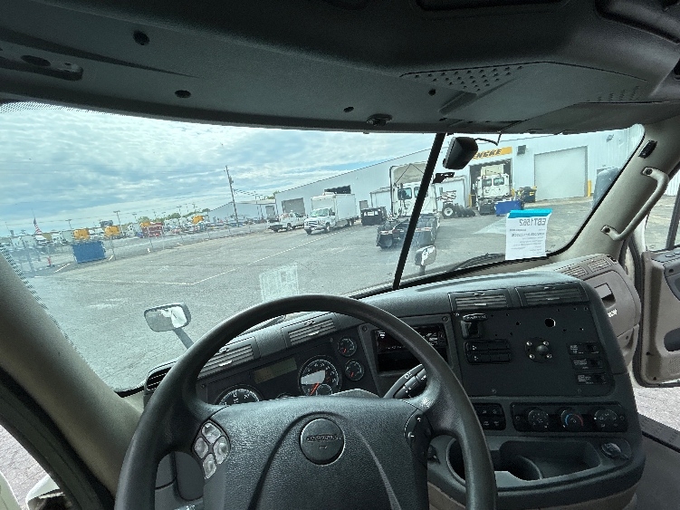 2019 Freightliner Cascadia in Piqua, OH — photo 10