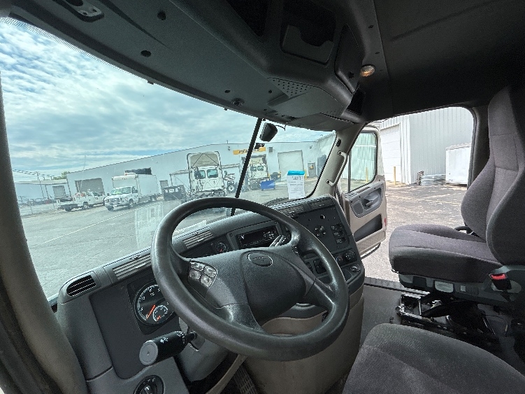 2019 Freightliner Cascadia in Piqua, OH — photo 9