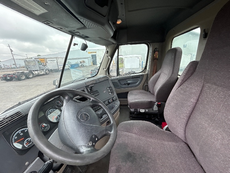 2019 Freightliner Cascadia in Piqua, OH — photo 10