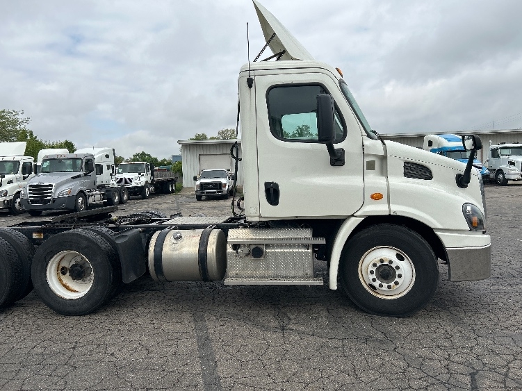 2019 Freightliner Cascadia in Piqua, OH — photo 8