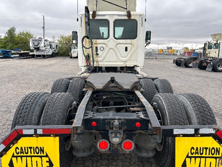 2019 Freightliner Cascadia in Piqua, OH — photo 6