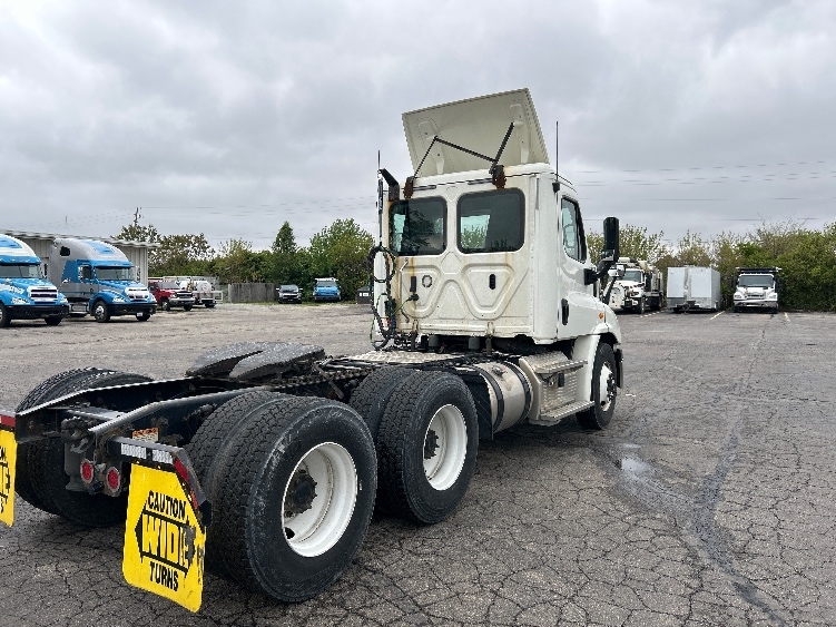 2019 Freightliner Cascadia in Piqua, OH — photo 7