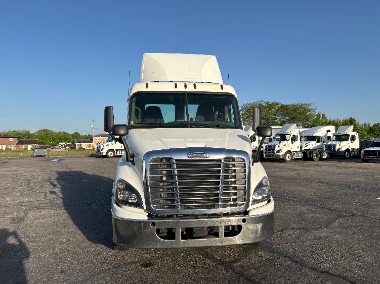 2019 Freightliner Cascadia in Piqua, OH — photo 2