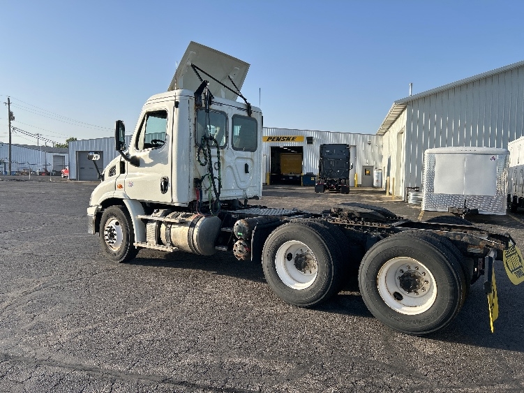 2019 Freightliner Cascadia in Piqua, OH — photo 5