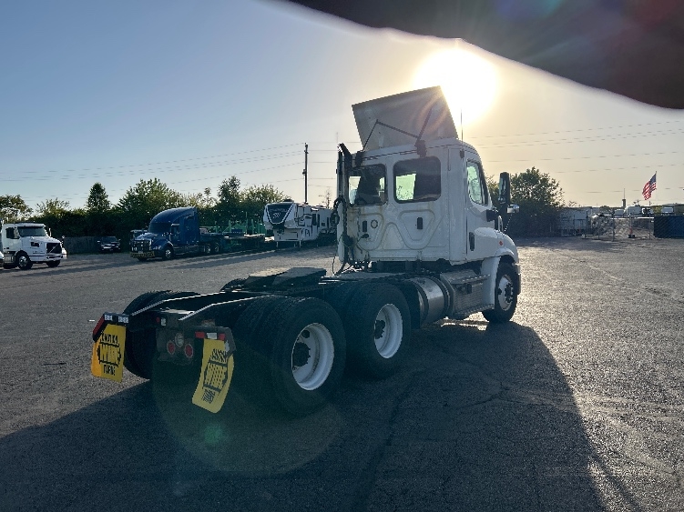 2019 Freightliner Cascadia in Piqua, OH — photo 7