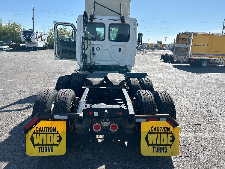 2019 Freightliner Cascadia in Piqua, OH — photo 6