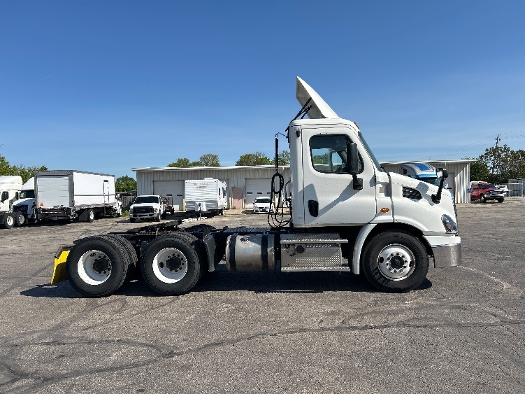 2019 Freightliner Cascadia in Piqua, OH — photo 8
