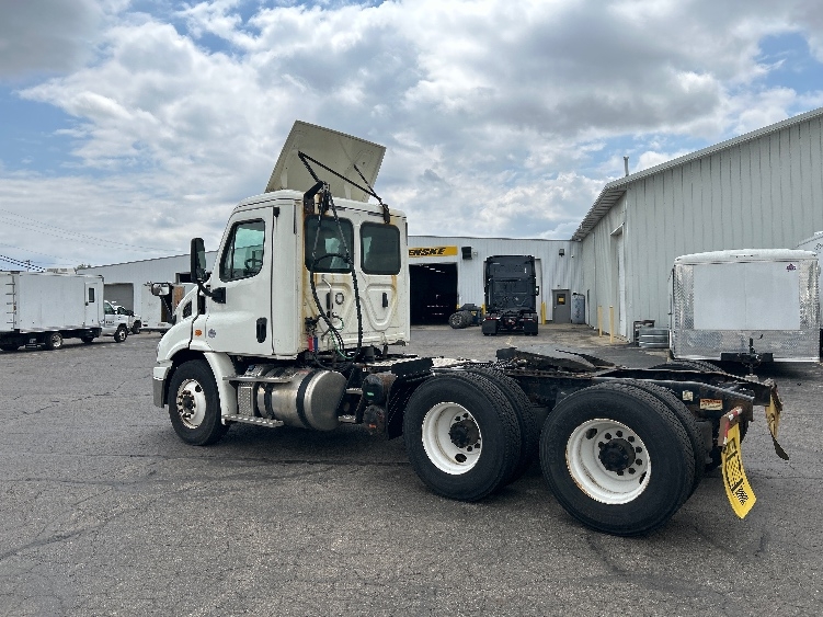2019 Freightliner Cascadia in Piqua, OH — photo 5