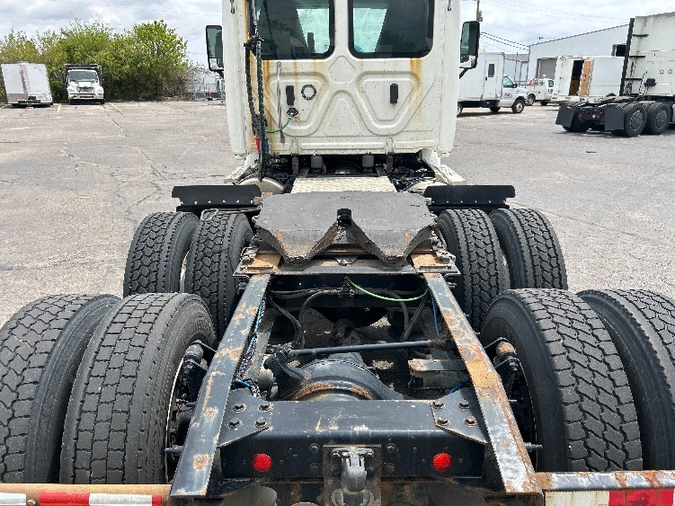 2019 Freightliner Cascadia in Piqua, OH — photo 6