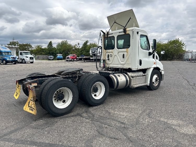 2019 Freightliner Cascadia in Piqua, OH — photo 7