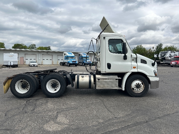 2019 Freightliner Cascadia in Piqua, OH — photo 8