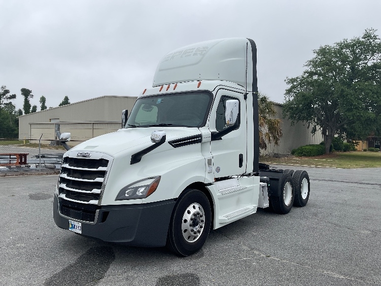 2020 Freightliner Cascadia in Valdosta, GA — photo 3