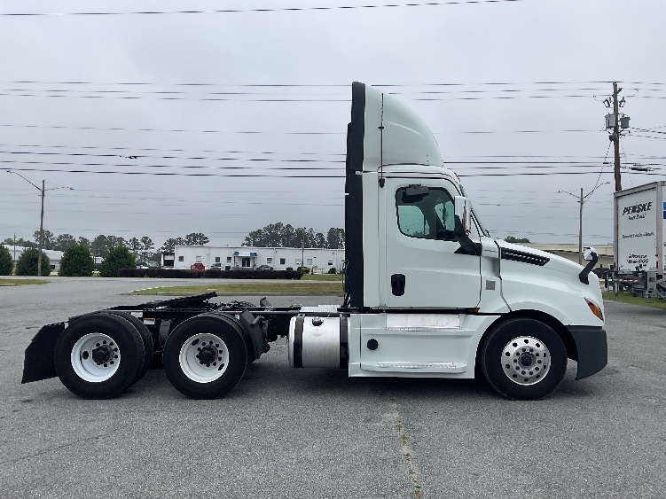 2020 Freightliner Cascadia in Valdosta, GA — photo 8