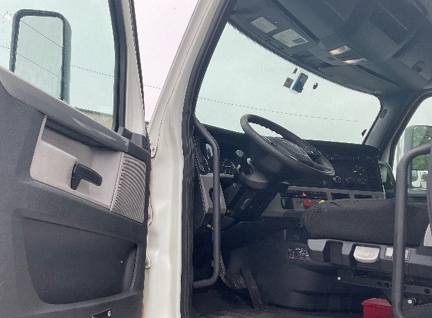 2020 Freightliner Cascadia in Valdosta, GA — photo 9