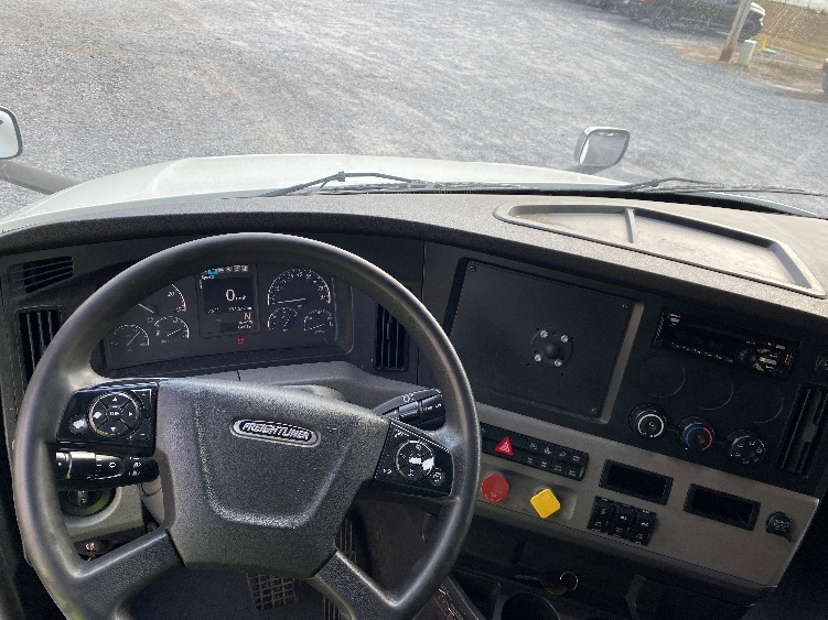 2020 Freightliner Cascadia in Resaca, GA — photo 10