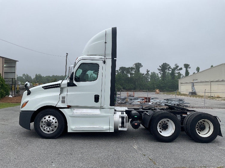 2020 Freightliner Cascadia in Valdosta, GA — photo 4