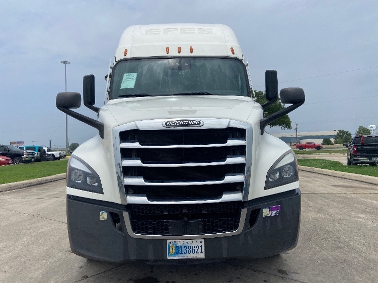 2022 Freightliner Cascadia in San Antonio, TX — photo 2