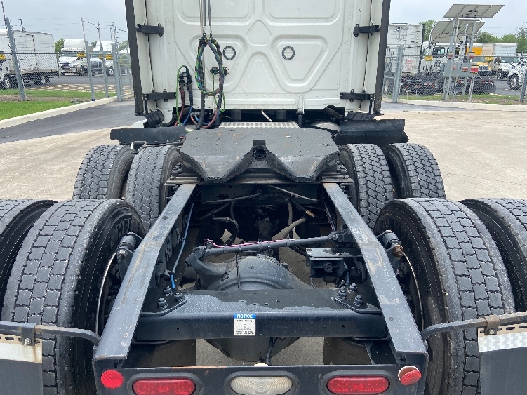 2022 Freightliner Cascadia in San Antonio, TX — photo 6