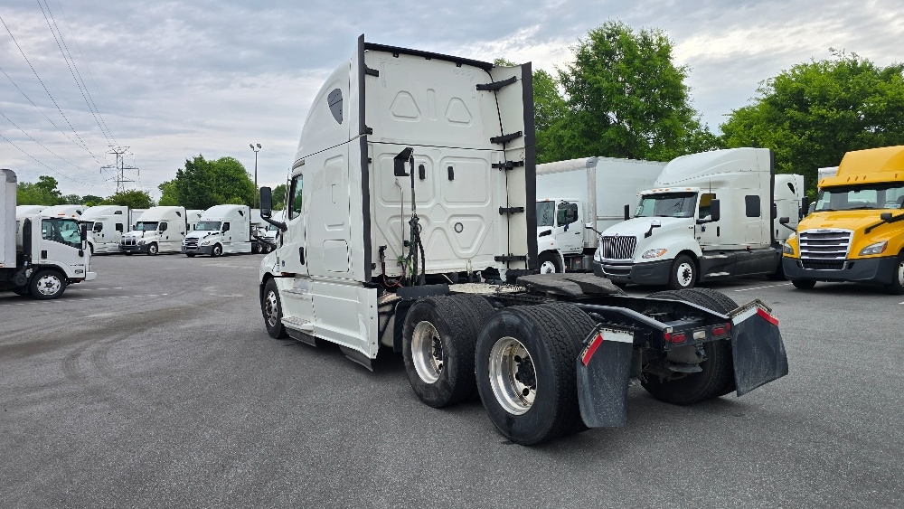 2022 Freightliner Cascadia in Greensboro, NC — photo 5