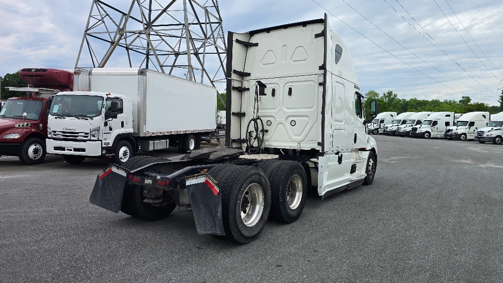 2022 Freightliner Cascadia in Greensboro, NC — photo 7