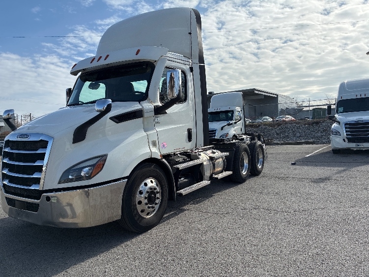 2021 Freightliner Cascadia in Nashville (Mount Juliet), TN — photo 3