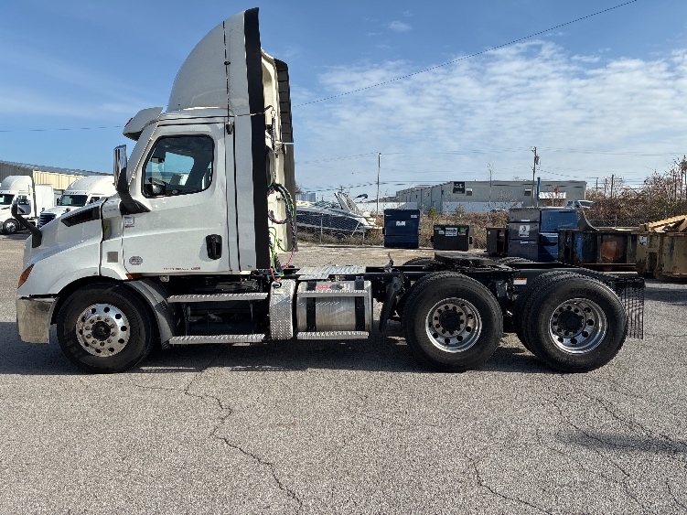 2021 Freightliner Cascadia in Nashville (Mount Juliet), TN — photo 4