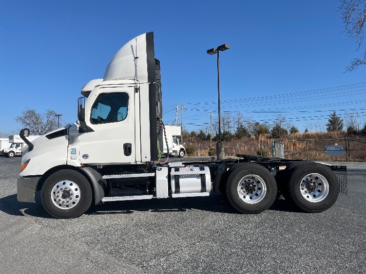 2021 Freightliner Cascadia in West Columbia, SC — photo 4