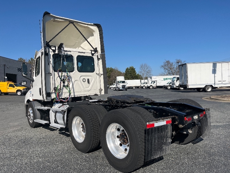 2021 Freightliner Cascadia in West Columbia, SC — photo 5