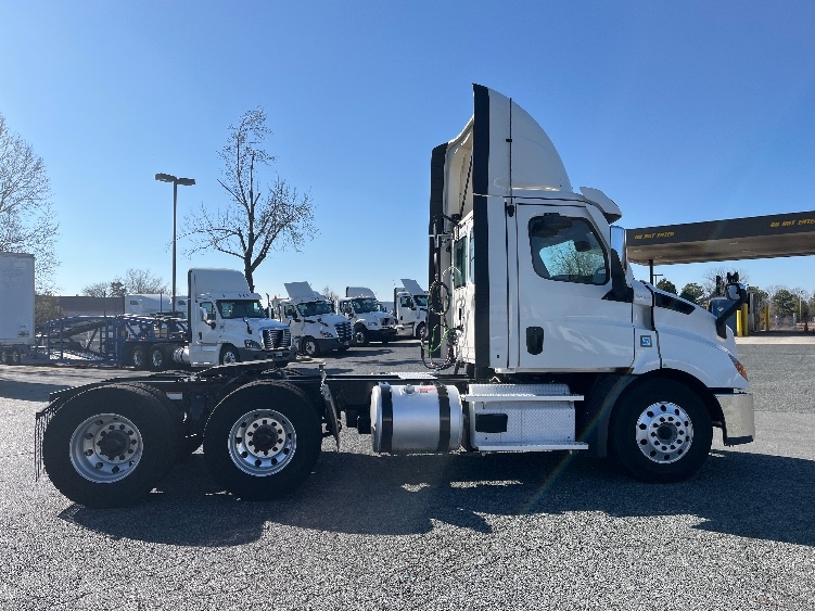2021 Freightliner Cascadia in West Columbia, SC — photo 8