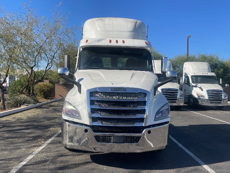 2021 Freightliner in Phoenix, AZ — photo 2