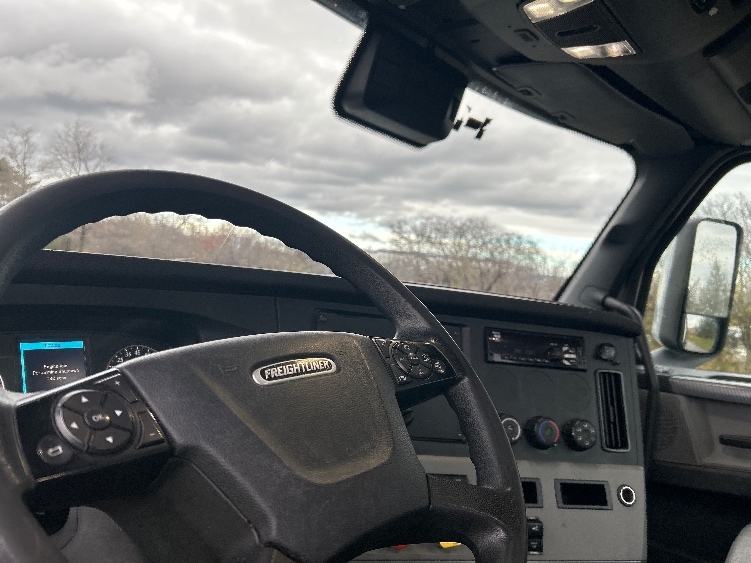 2021 Freightliner Cascadia in Rochester, NY — photo 10