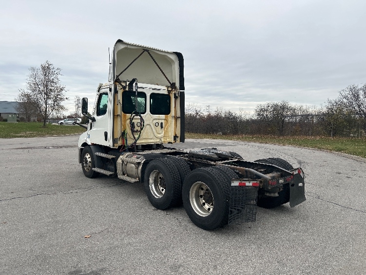 2021 Freightliner Cascadia in Rochester, NY — photo 5