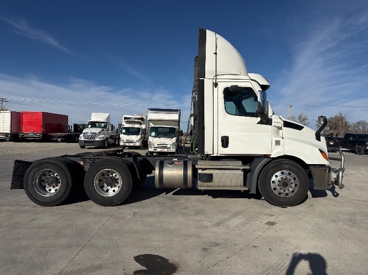 2021 Freightliner Cascadia in Aurora, CO — photo 8