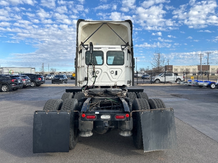2021 Freightliner Cascadia in Oklahoma City, OK — photo 6