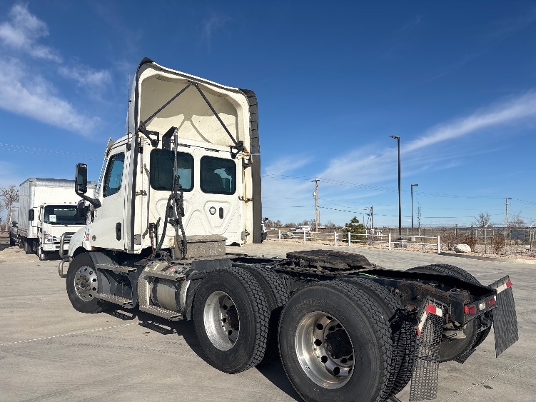2021 Freightliner Cascadia in Aurora, CO — photo 5