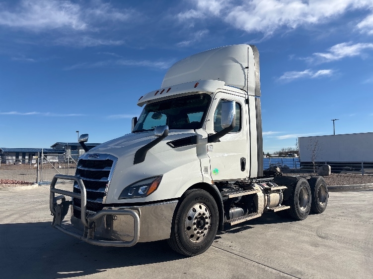 2021 Freightliner Cascadia in Aurora, CO — photo 3