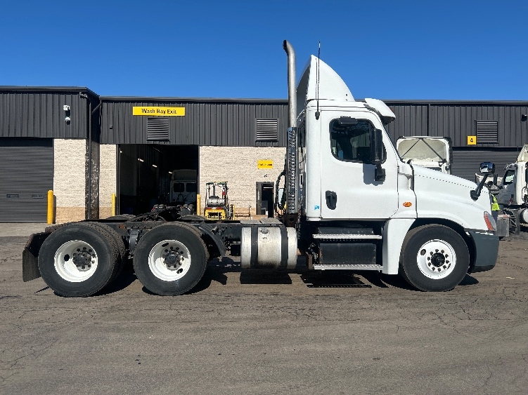 2019 Freightliner Cascadia in Jessup, PA — photo 8