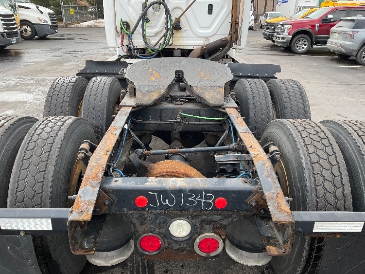 2019 Freightliner Cascadia in Jessup, PA — photo 6