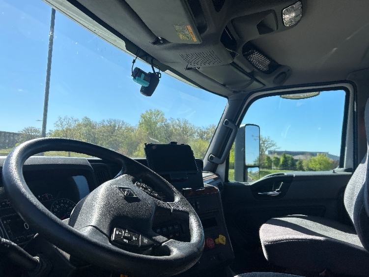 2021 International LT in Windsor, WI — photo 10