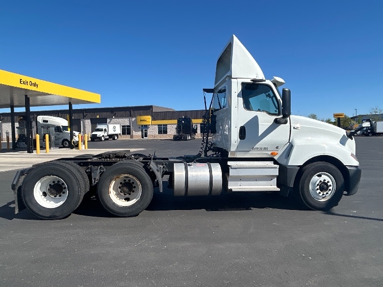 2021 International LT in Windsor, WI — photo 8